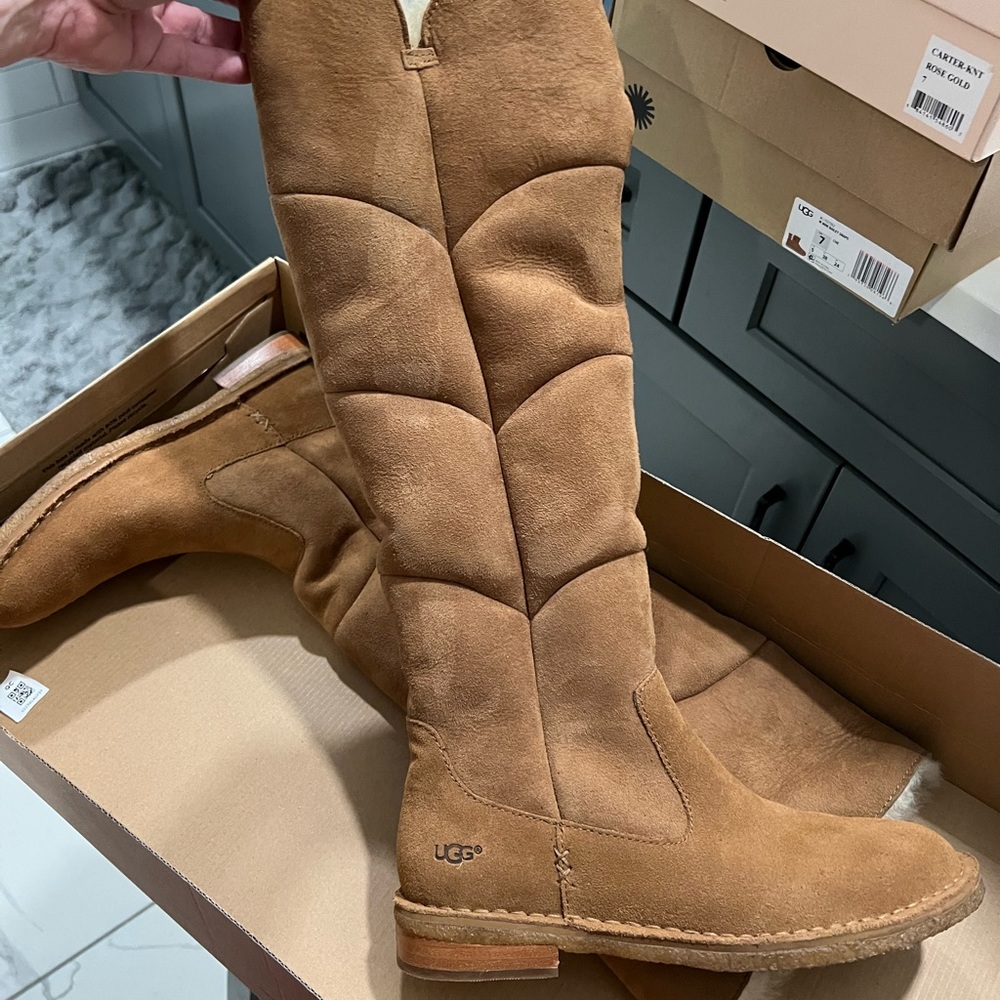 Ugg adjustable boots. Size 7.5